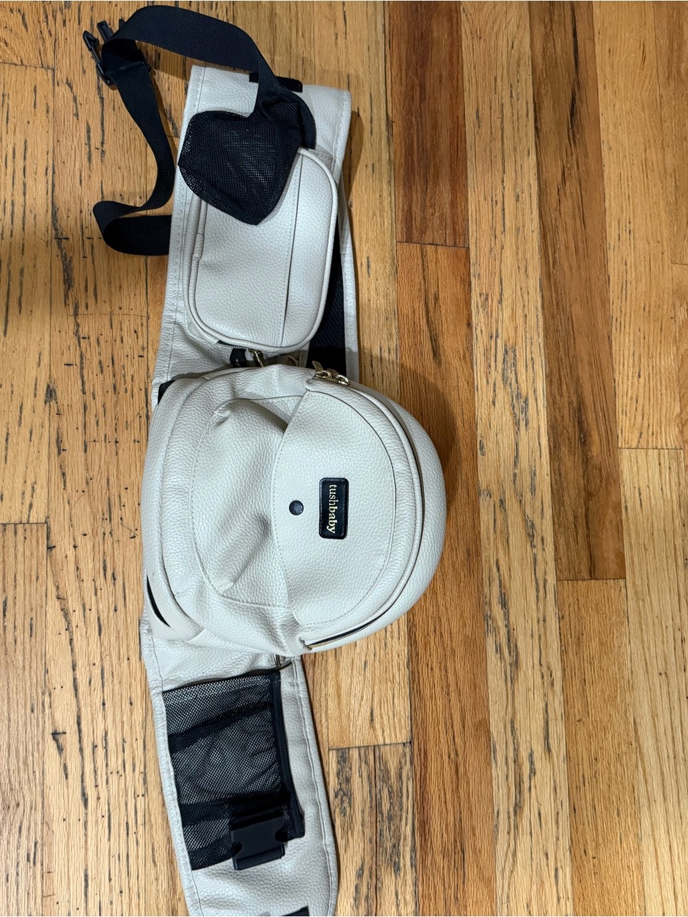 Tushbaby White Leather Hip holder